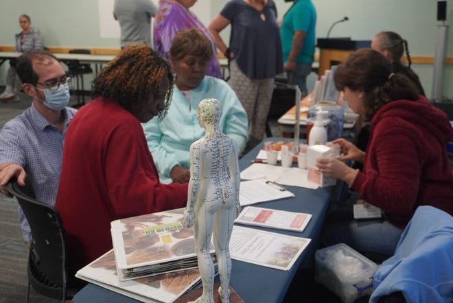 Massages, acupuncture and more offered at Northeast Gainesville health fair