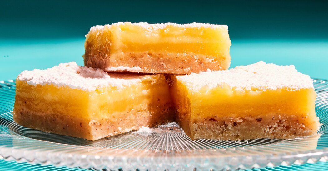 Life gave pastry chefs lemons. She made lemon bars.