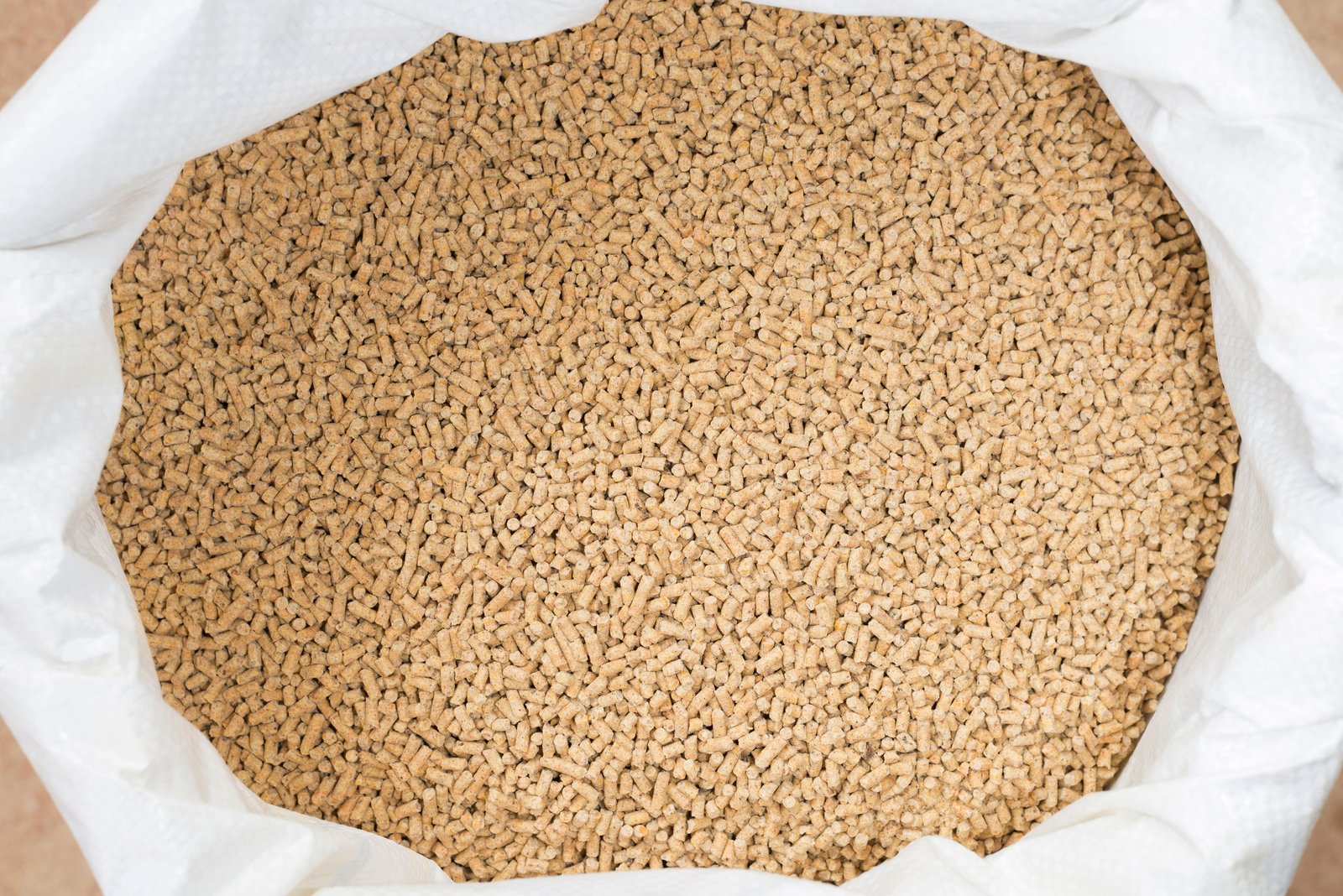 ADM Animal Nutrition recalls 17 more lots of animal feed