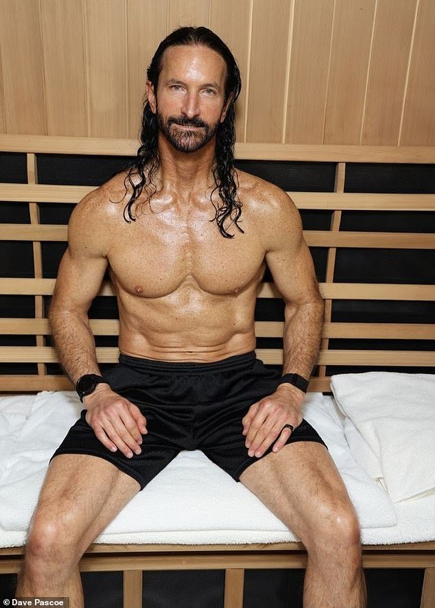 Forget Brian Johnson! Introducing Dave Pascoe. He’s the new longevity king who claims to have the body of a 38-year-old at 61 years old, but it only costs him $30,000 a year.