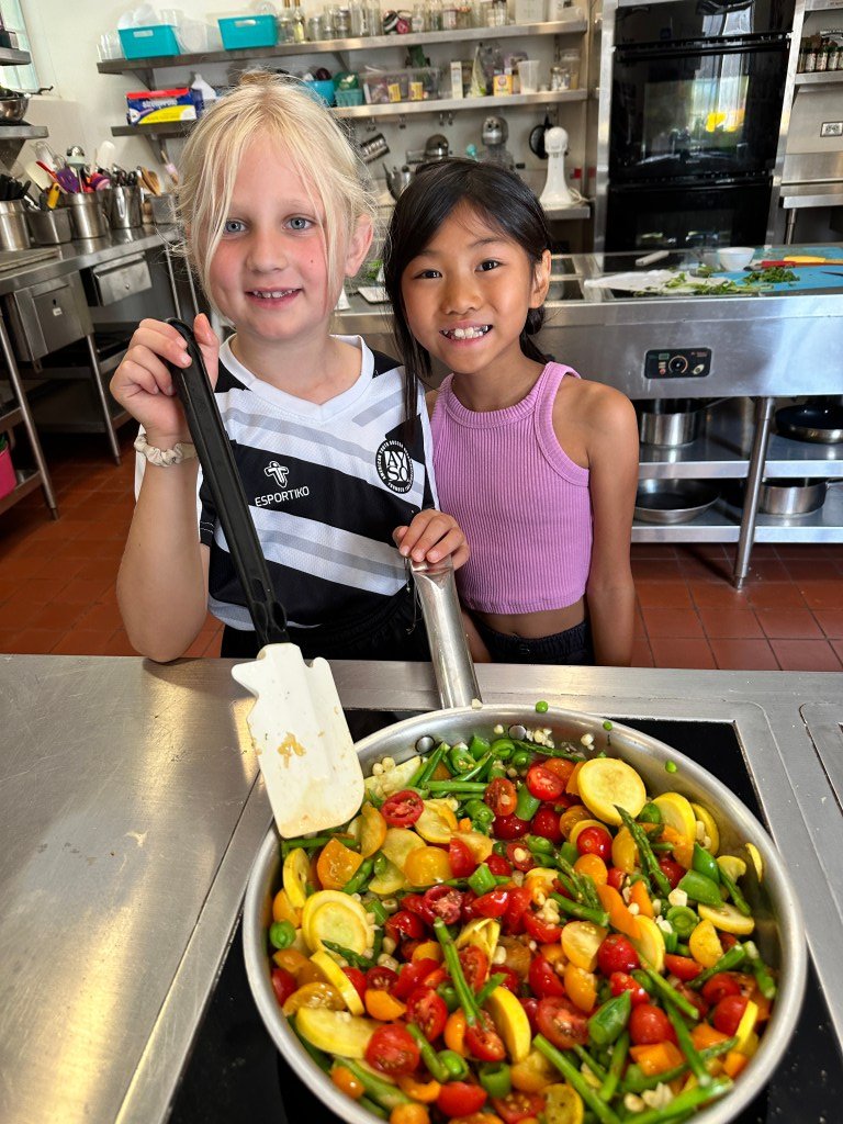 Apples to Zucchini Cooking School wins Harkin on Wellness Award | Your Health