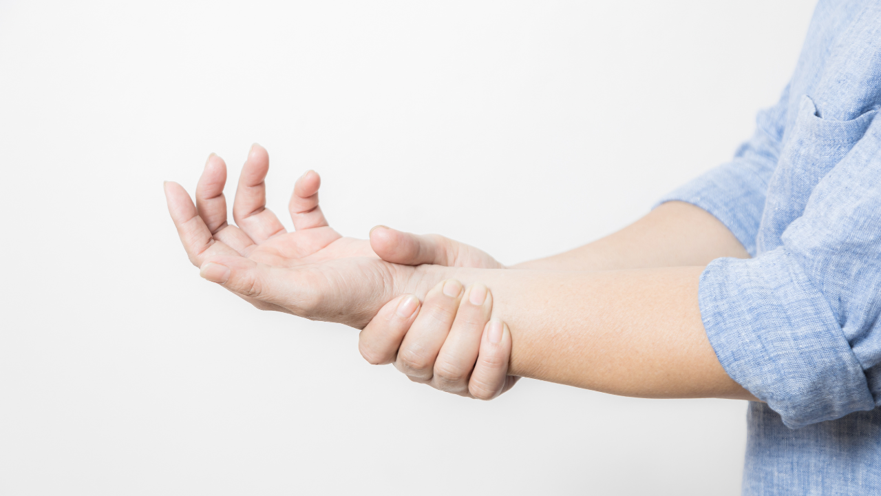 Muscle weakness and more: 5 disadvantages of vitamin B12 deficiency