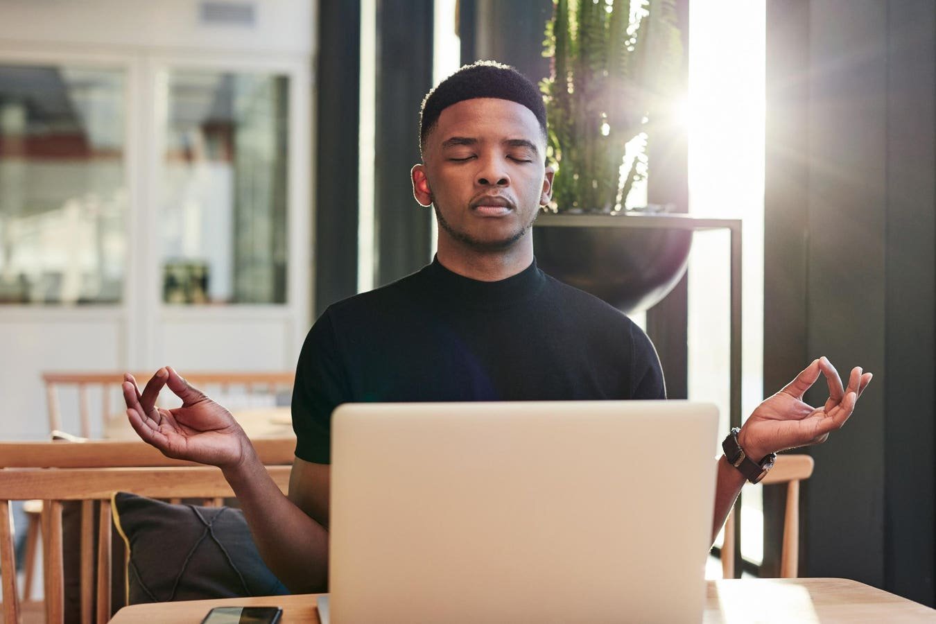 6 easy steps to meditate to improve your mental health and career