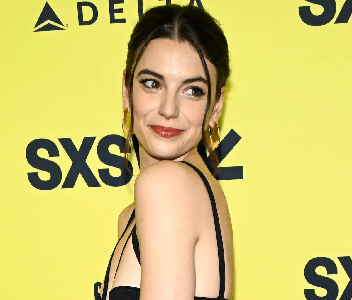 Stranger Things star Francesca Reale does Pilates in a two-piece workout outfit