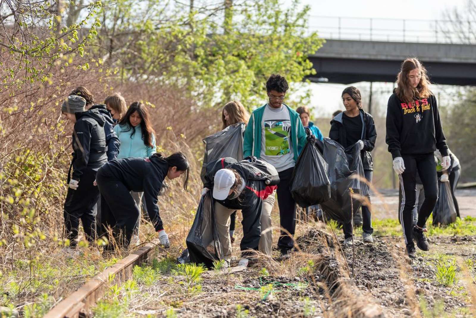 Cleveland community events: photography, meditation for teens.