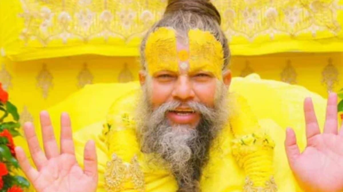 Is it ethical to have VIP darshan at a temple? Answered by a spiritual guru