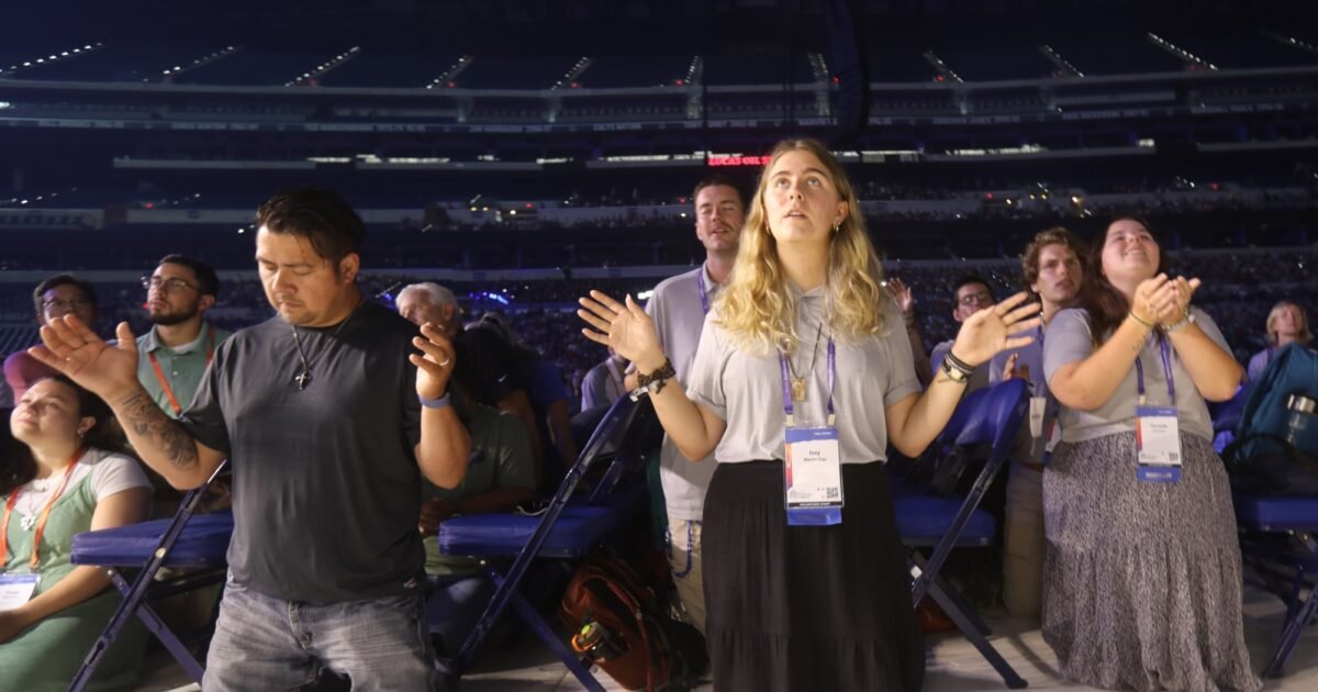 Congress calls on Catholics to ‘walk in unity’, evangelize through ‘spiritual communion’ – Detroit Catholic